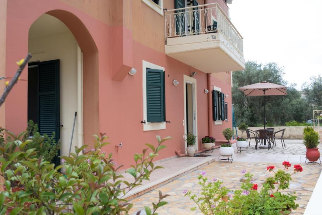 Nicks Cosy Apartment Lefkada City Exterior foto